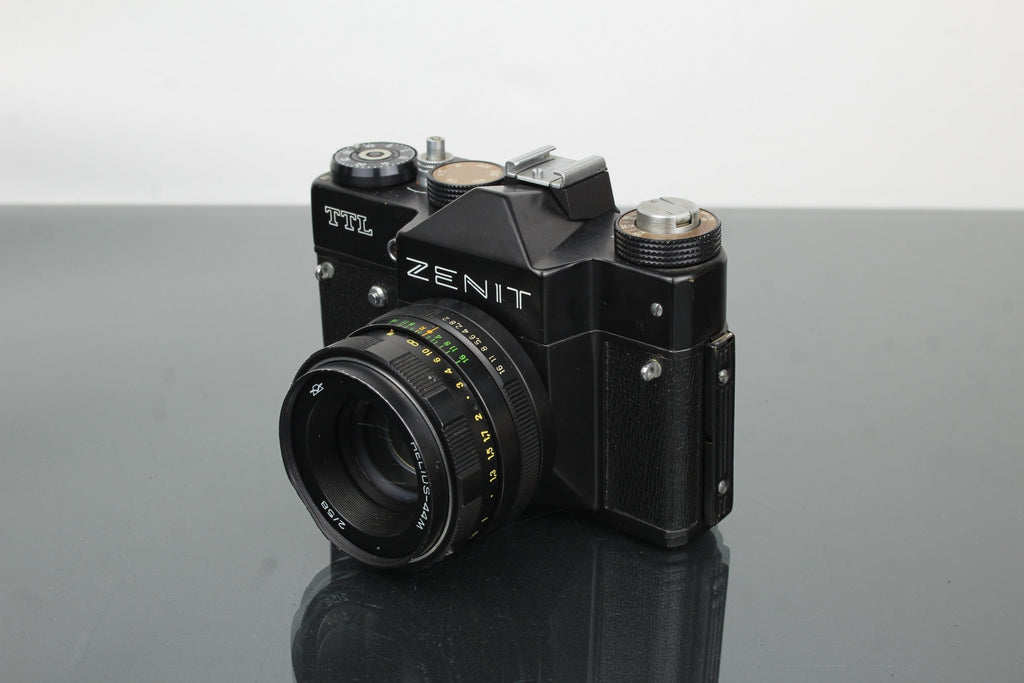 Zenit TTL + Helios 44M 2/58 - Dutch|Thrift